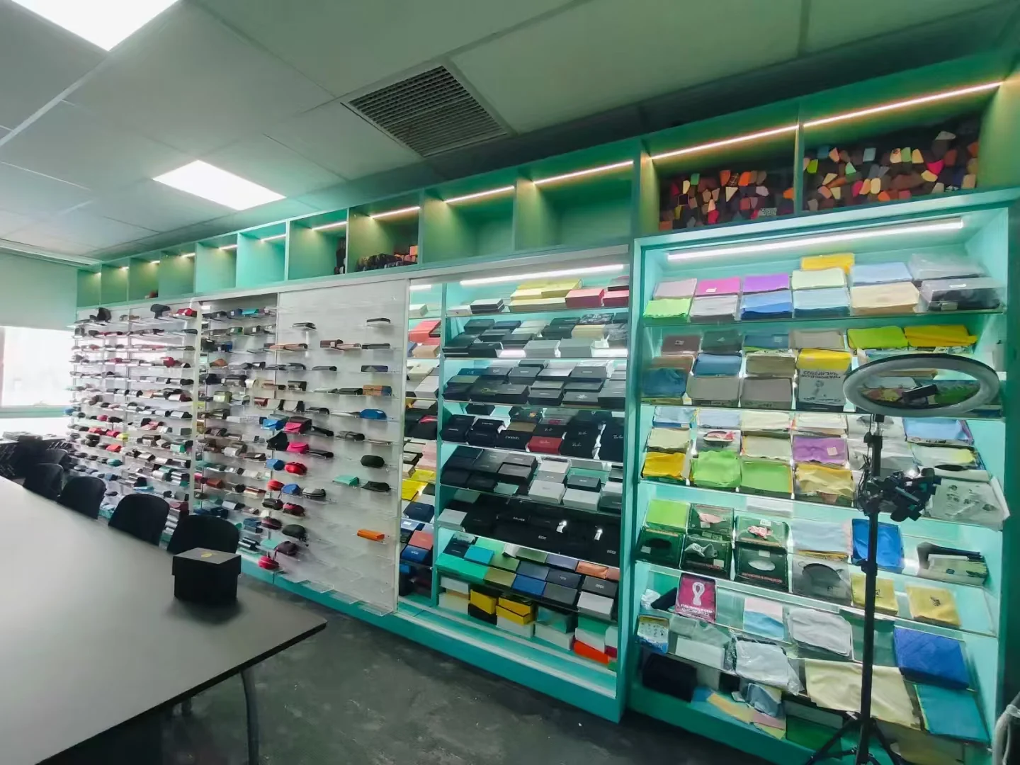 高端眼镜门店亚克力陈列柜 1